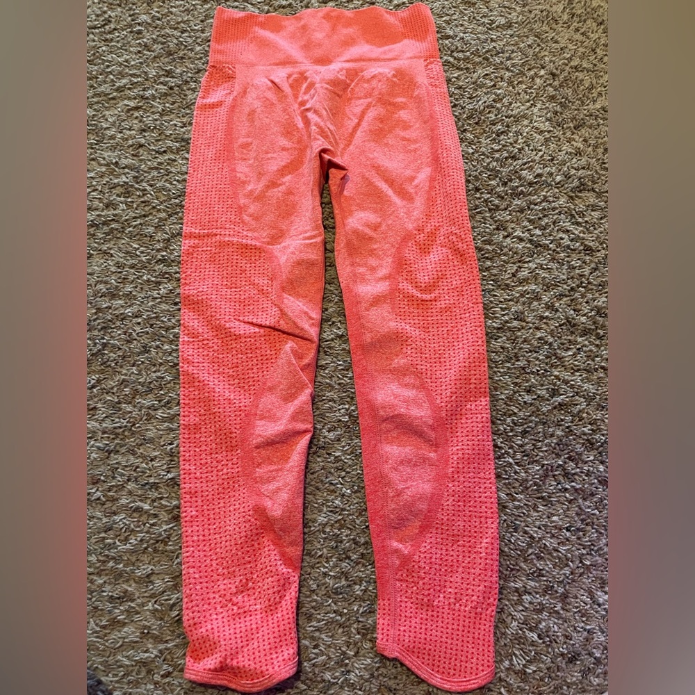 pink butt scrunch leggings